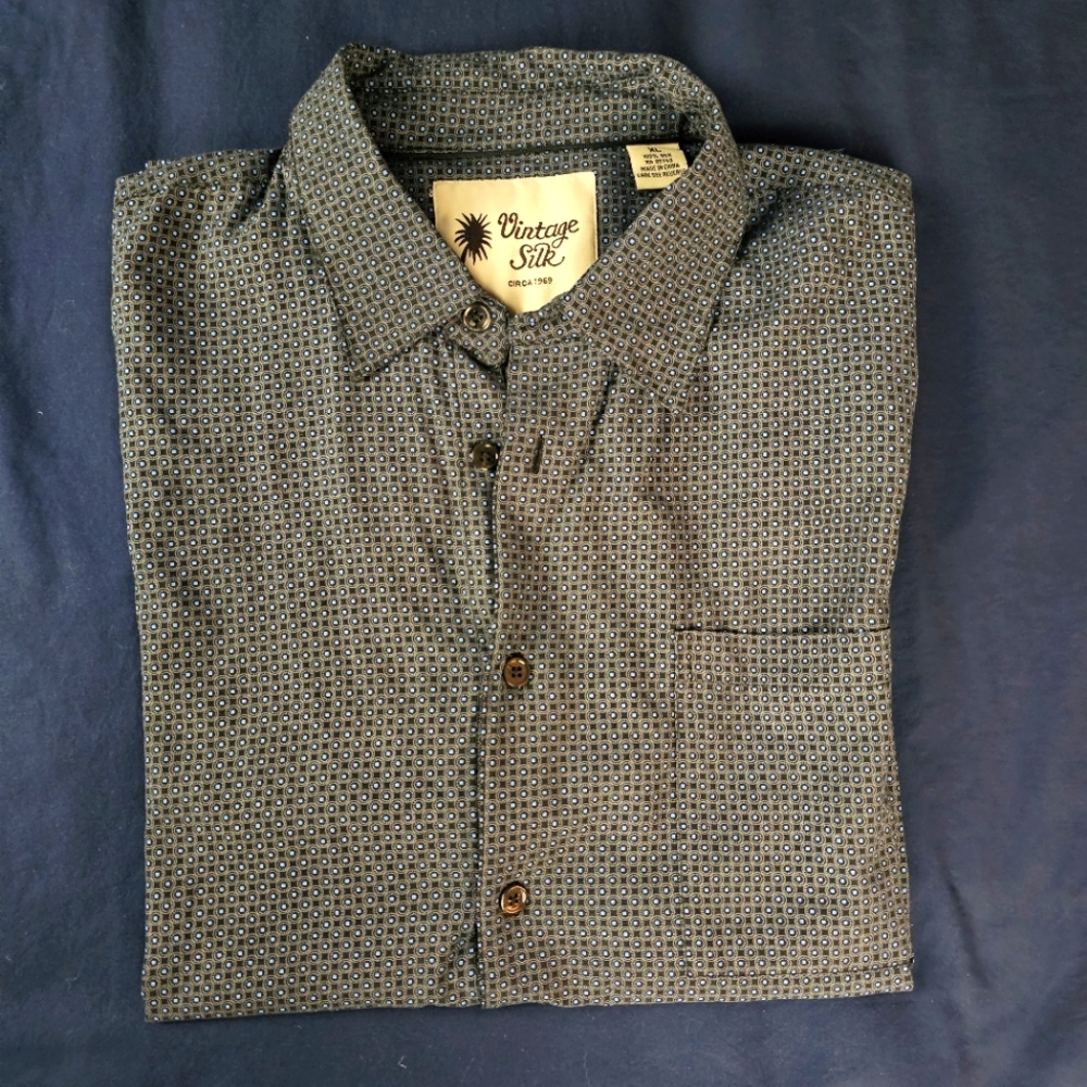 XL Vintage Silk Men's Short sleeve shirt